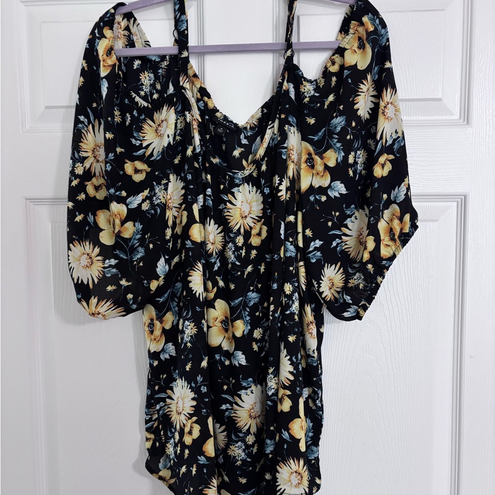 Torrid Floral Black and Yellow Women's Top